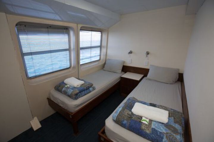 Room 5 of 18