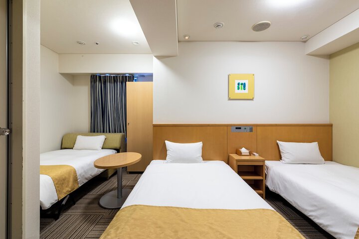 Room 10 of 26