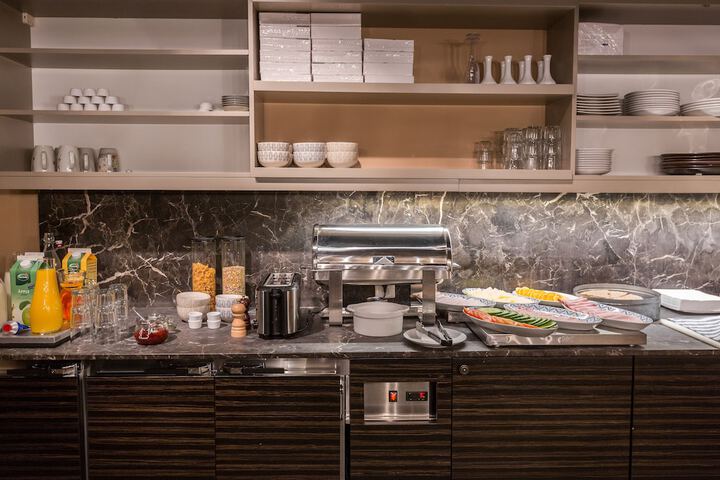 Breakfast/Coffee Service 23 of 41