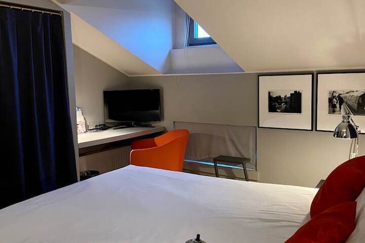 Room 22 of 60