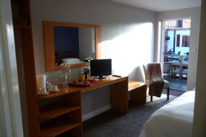 Room 14 of 25