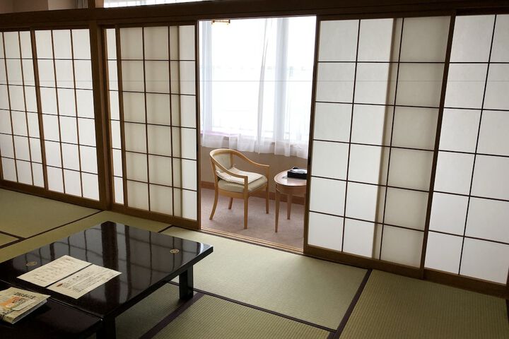 Room 12 of 40