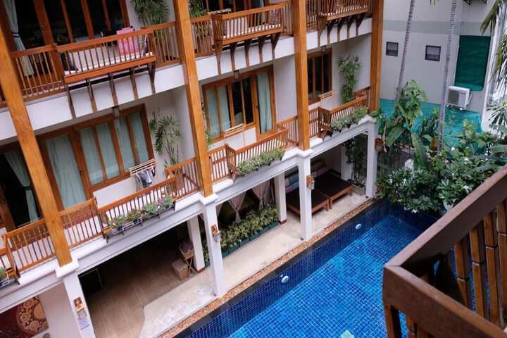 Pools & Facilities