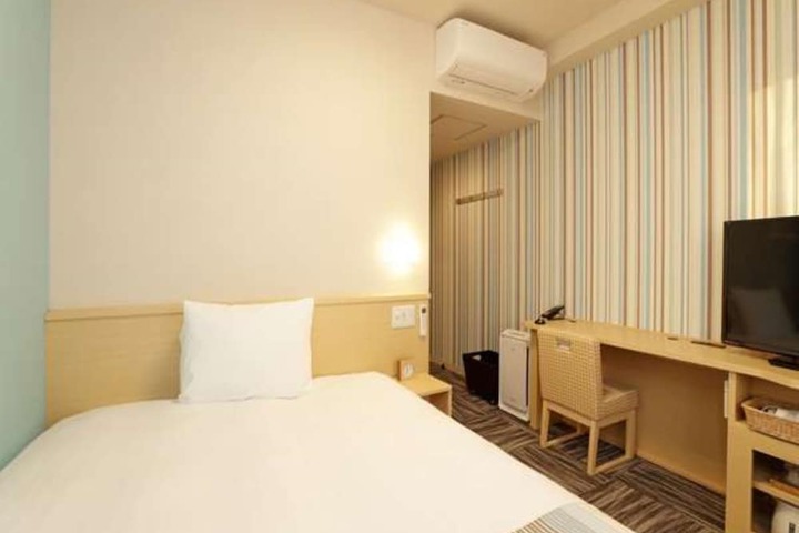 Room 19 of 61