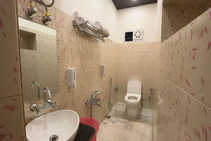 Room 16 of 22