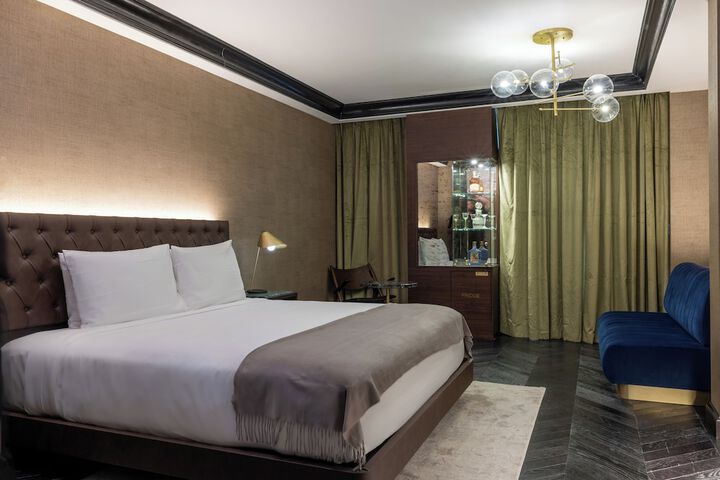 Room 14 of 23
