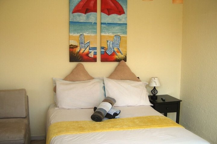 Room 5 of 32