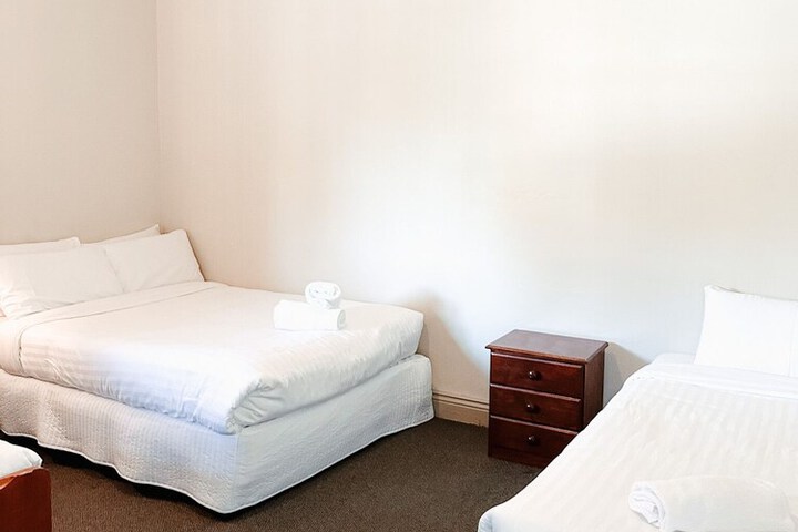 Room 2 of 22