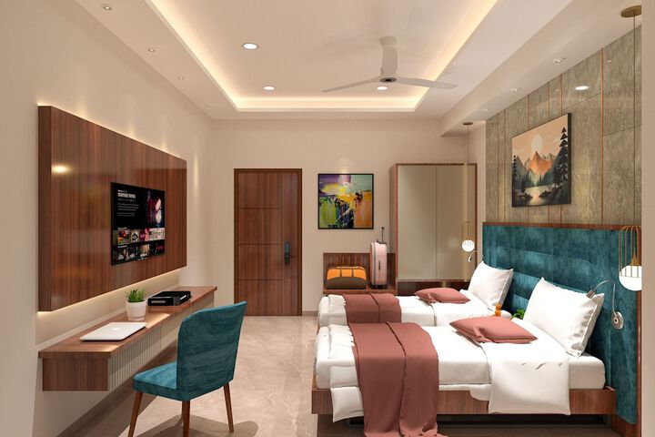 Room 4 of 8