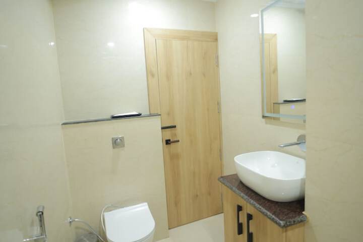 Room 85 of 103