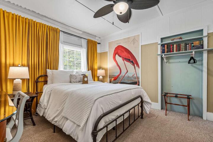 Old Carrabelle Hotel Flamingo Suite