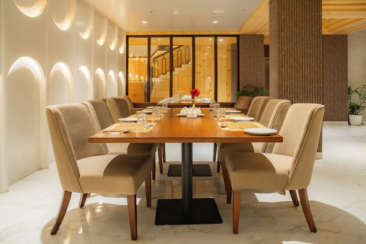Dining 56 of 61