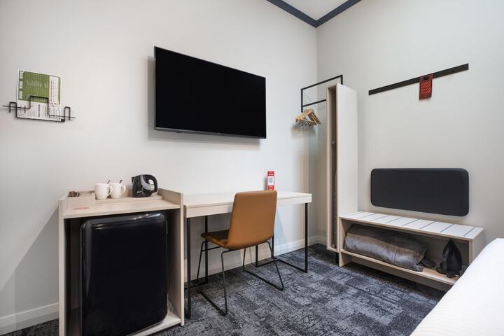 Room 9 of 62
