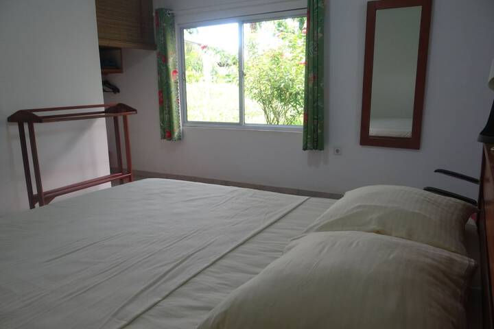 Room 3 of 33