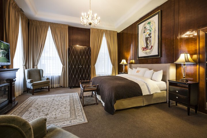 Room 5 of 72