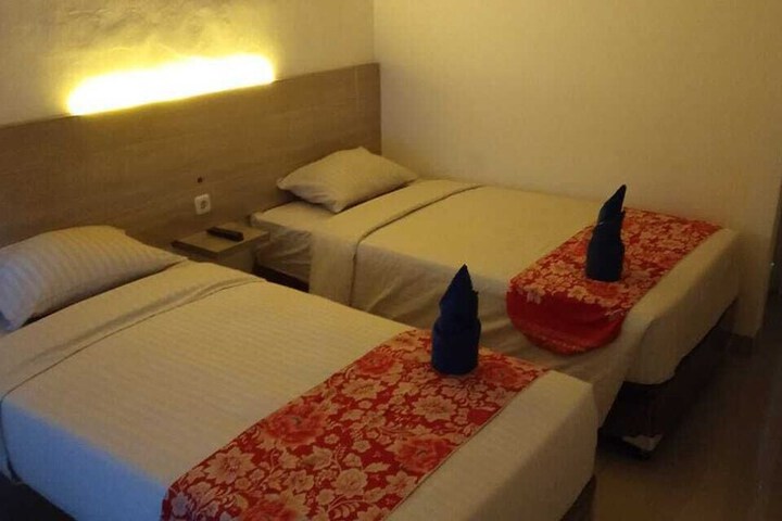 Room 6 of 15