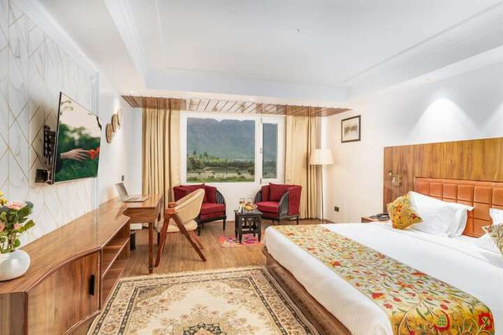 Room 3 of 6