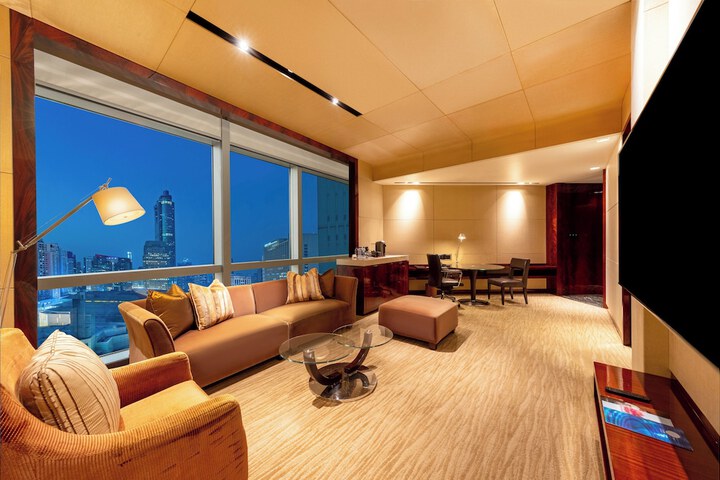 Room 27 of 105