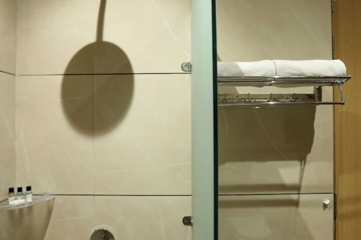 Room 10 of 21