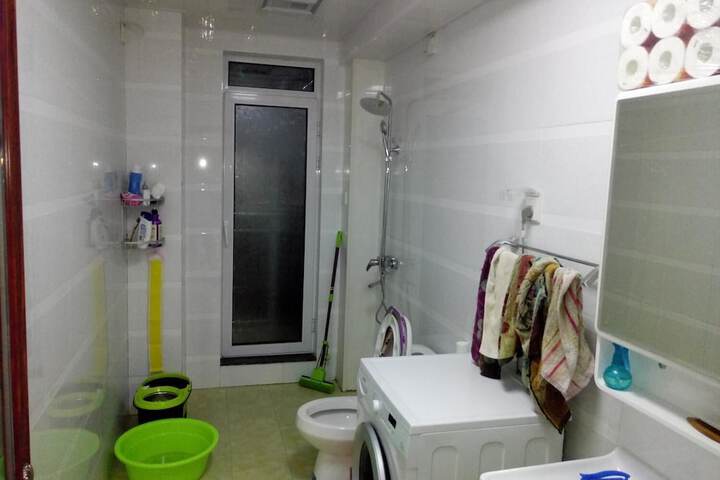 Room 32 of 45