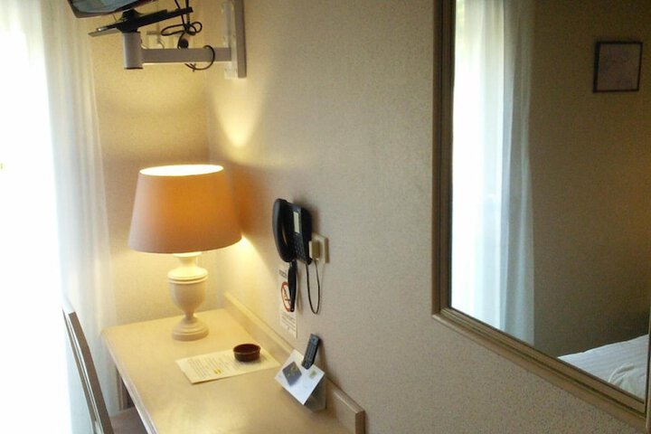Room 12 of 54