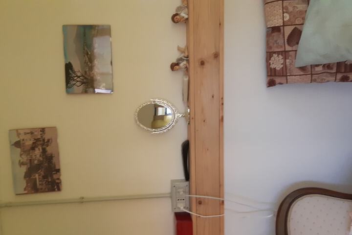 Room 4 of 21