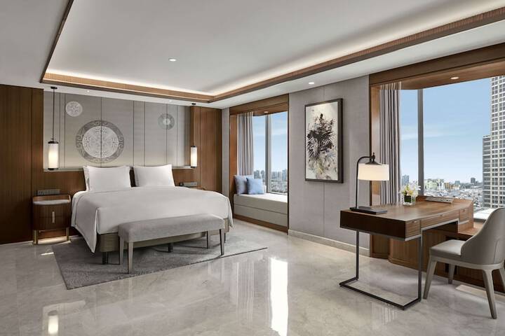 Room 18 of 129