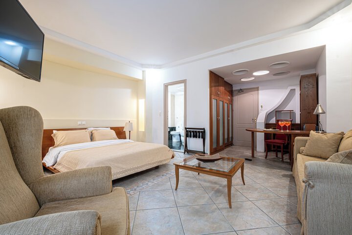 Room 30 of 107