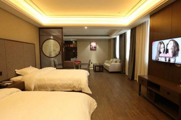 Ruijiang Business Hotel