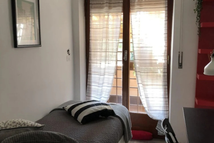 Room 9 of 11