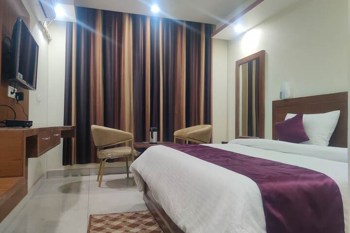 Room 12 of 31
