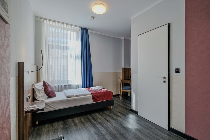 Room 29 of 70