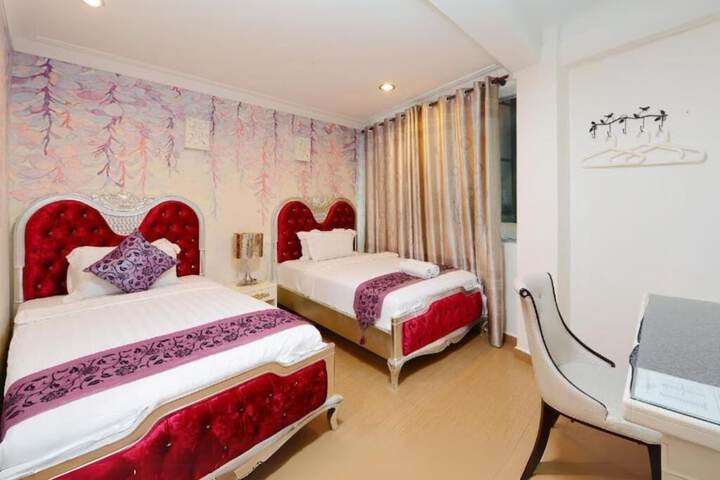 Room 5 of 15