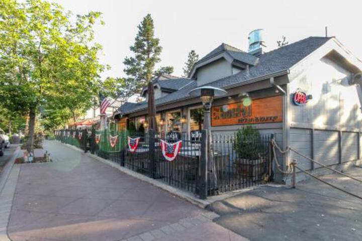 Hawks Nest in Big Bear Lake, CA