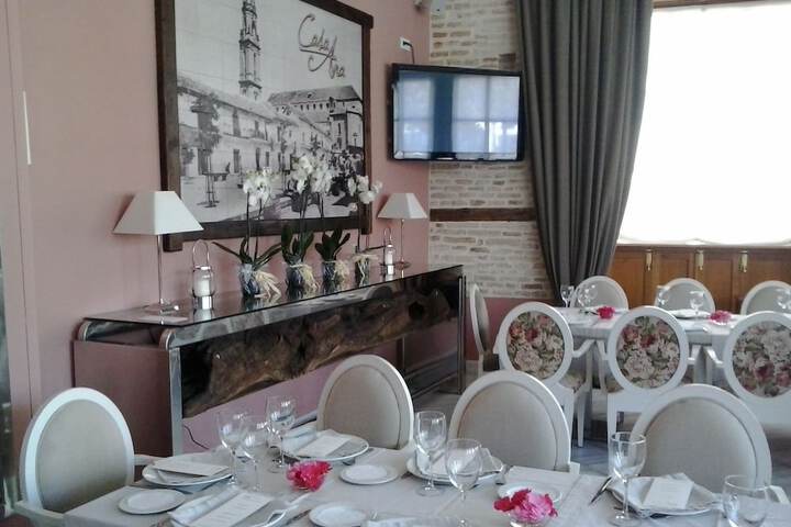 Dining Photos