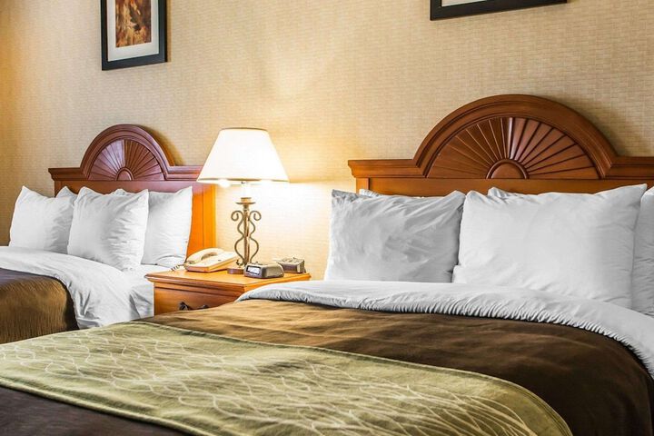 2 Double Beds (2 of 9)