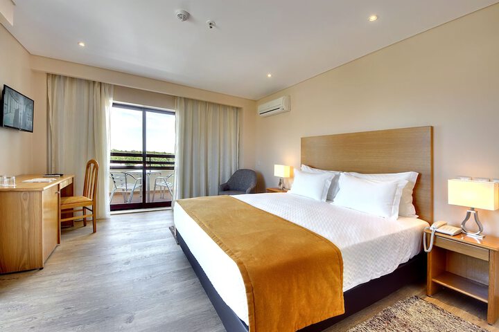 Room 14 of 38