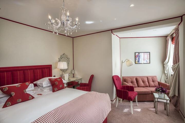 Room 13 of 63
