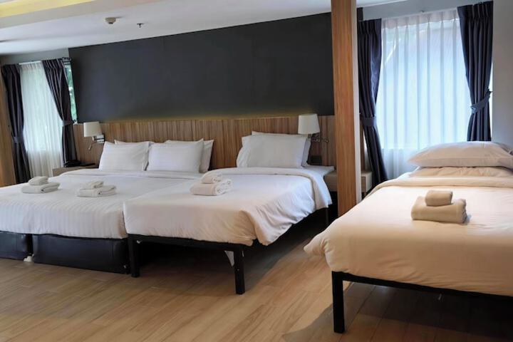 Room 11 of 37