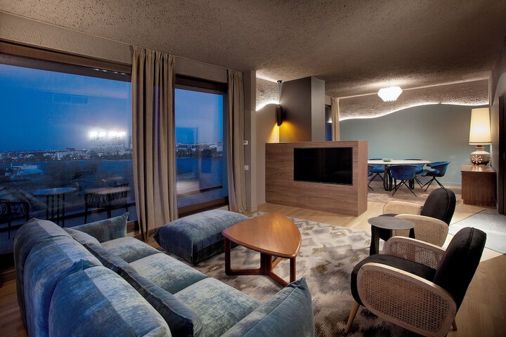 Room 19 of 257