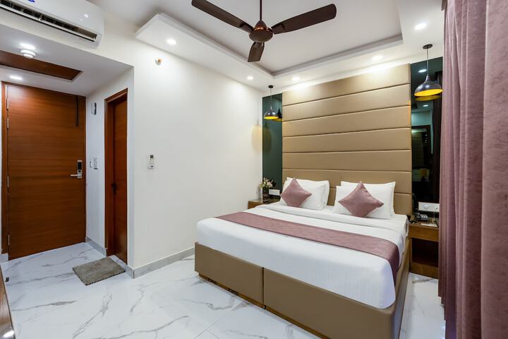 Room 14 of 24