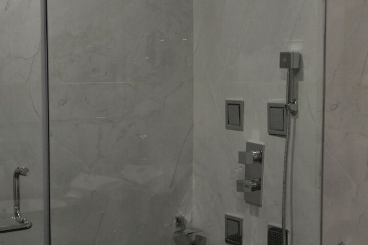 Room 22 of 31