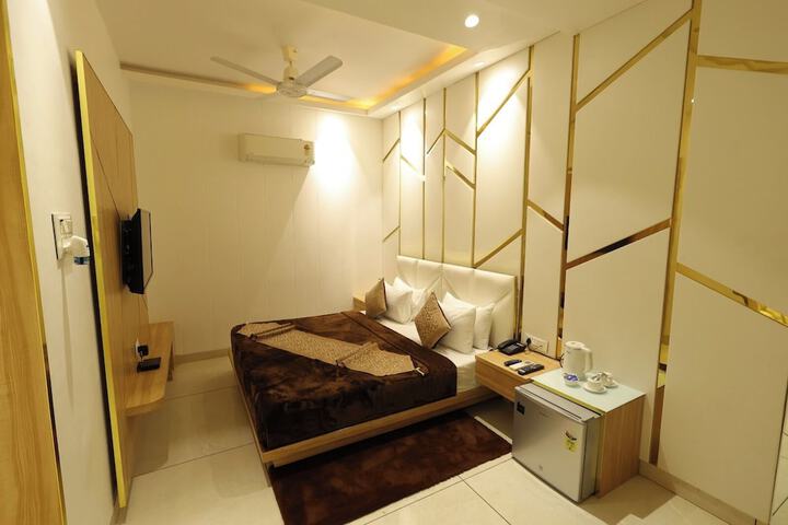 Room 10 of 54