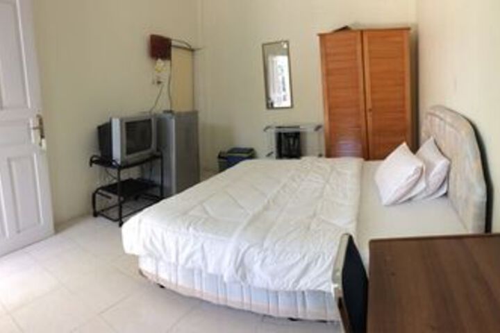 Room 15 of 32