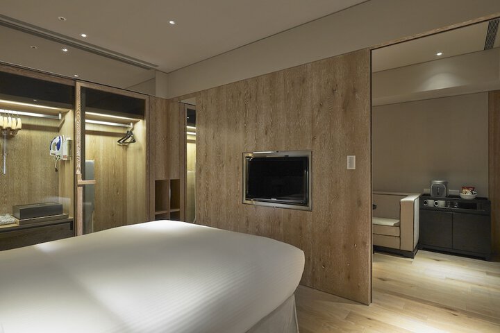 Room 8 of 44