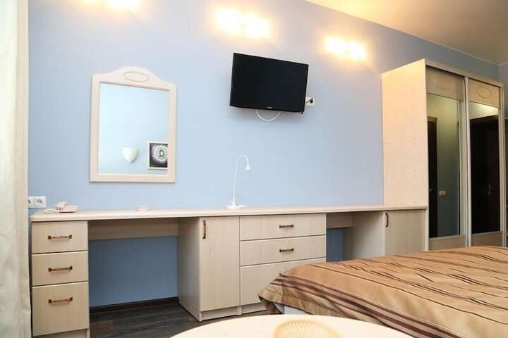 Room 8 of 36