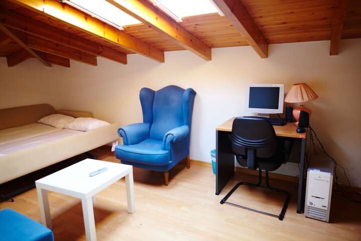 Room 10 of 36