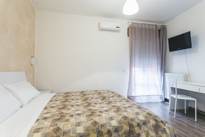 Room 13 of 24