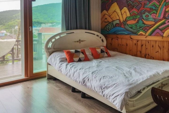 Room 7 of 72