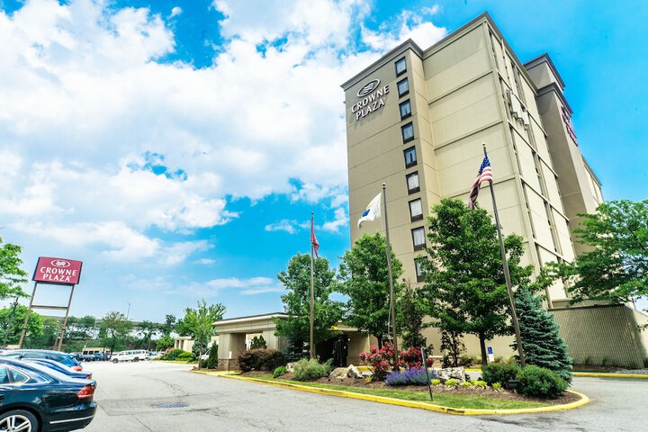 Crowne Plaza Newark Airport an IHG Hotel Elizabeth | Bookonline.com